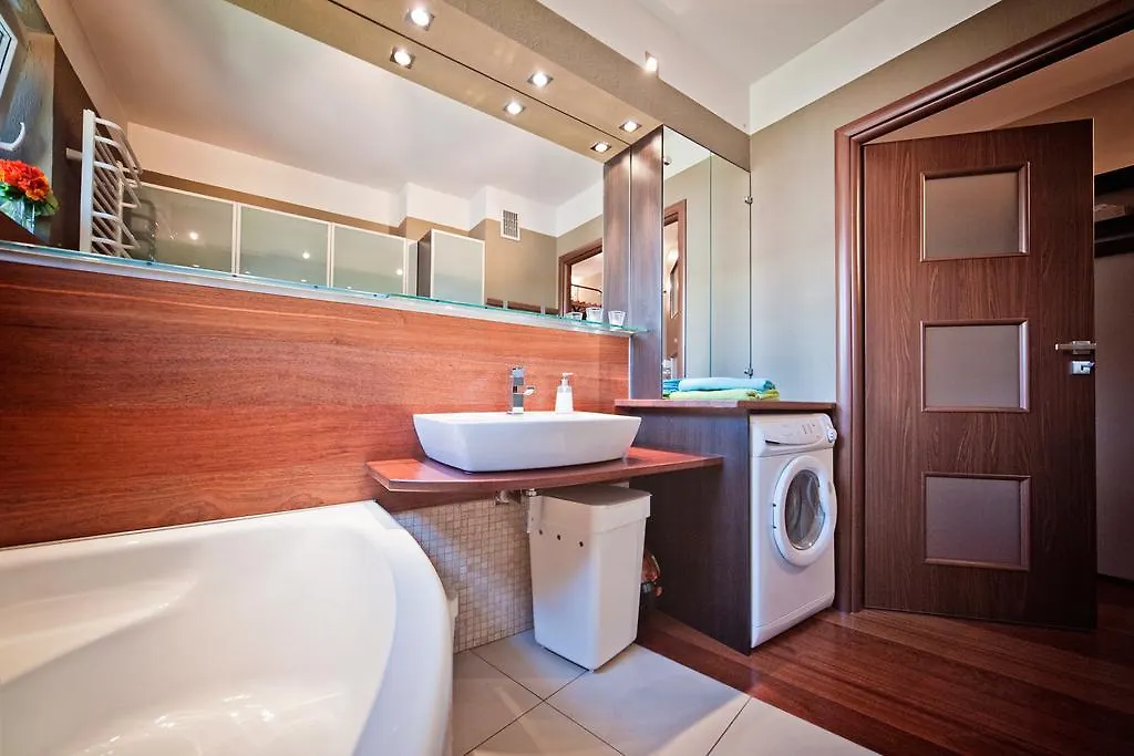 Best Inn Poznan Apartament Wojskowa 0*,